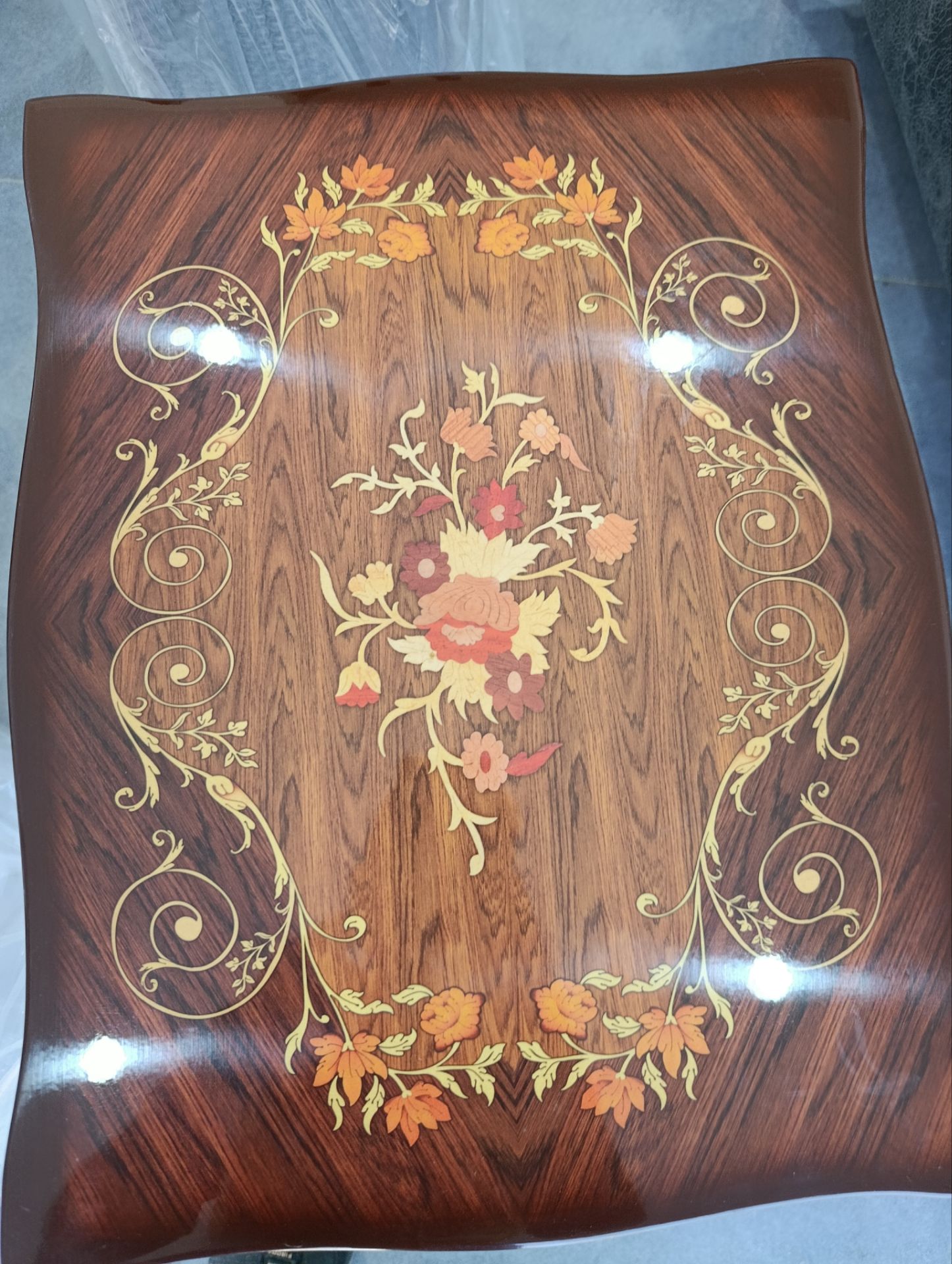 عسلی چمدونی