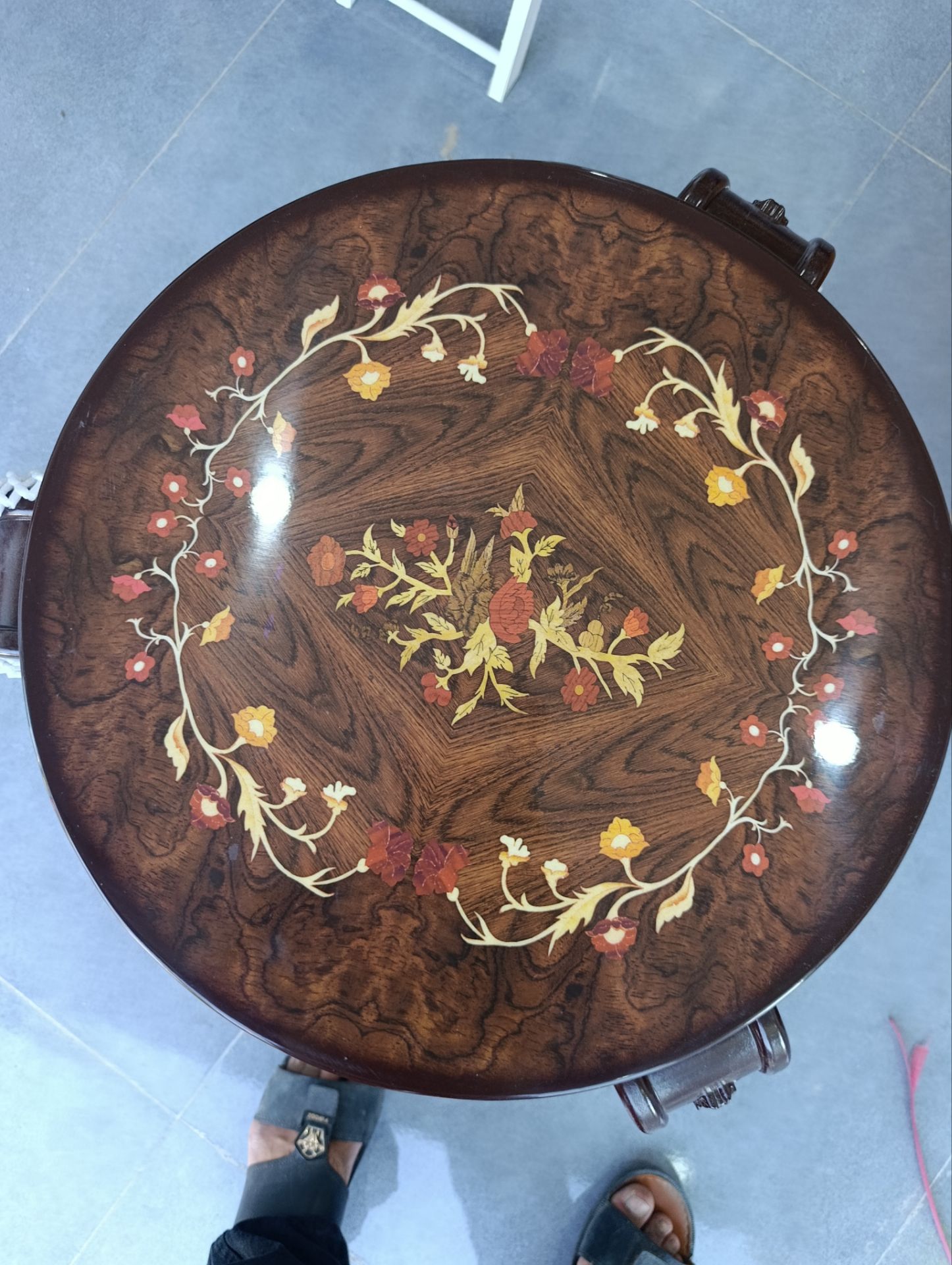 عسلی گرد سه عددی گلدار